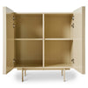 Skapet Cupboard kommer med to innvendige hyller. Innsiden og metallbena er i samme fargre som utsiden.