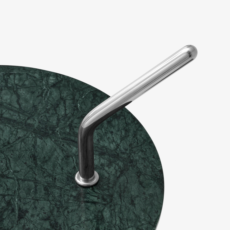 Sidebord Halten fra &tradition med polert understell og Verde Guatemala-marmor