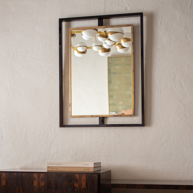 Vintage speil Art Deco med ramme i svart pianolakkert stål og patinert messing