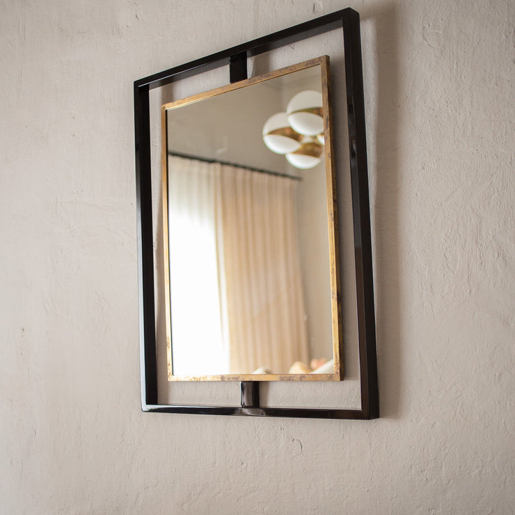 Vintage speil Art Deco med ramme i svart pianolakkert stål og patinert messing