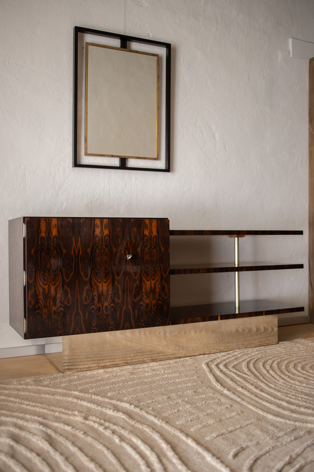 Vintage skjenk Art Deco i mørkt Ziricote-tre og sølvbelagt messing