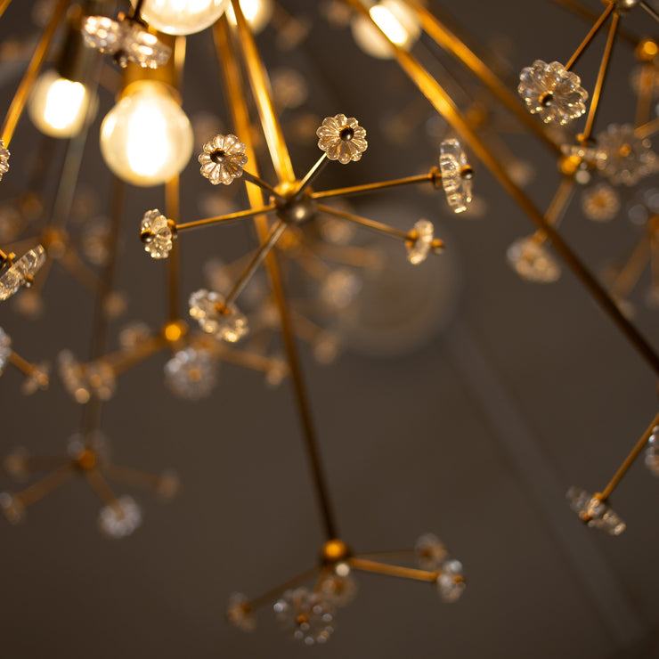 Vintage lysekrone Dandelion i messing med små blomster i Murano-glass