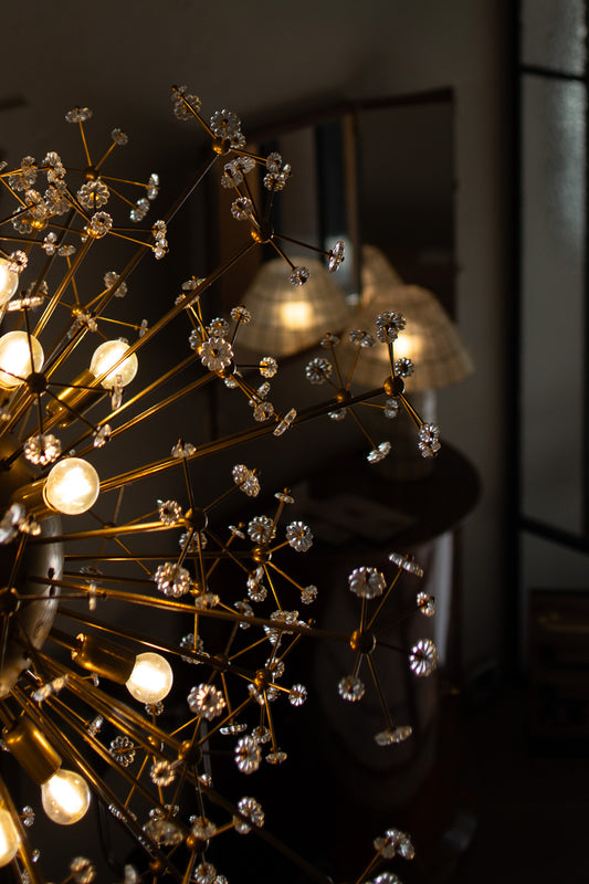 Vintage lysekrone Dandelion i messing med små blomster i Murano-glass