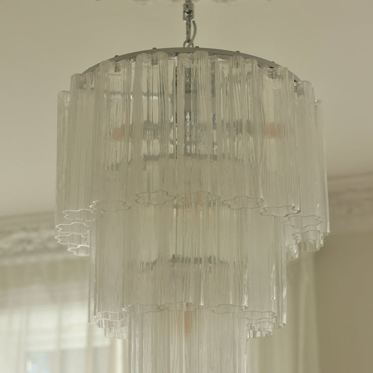 Lysekrone Fontaine Chandelier 3-layer fra Meublé i klart glass med oppheng i krom