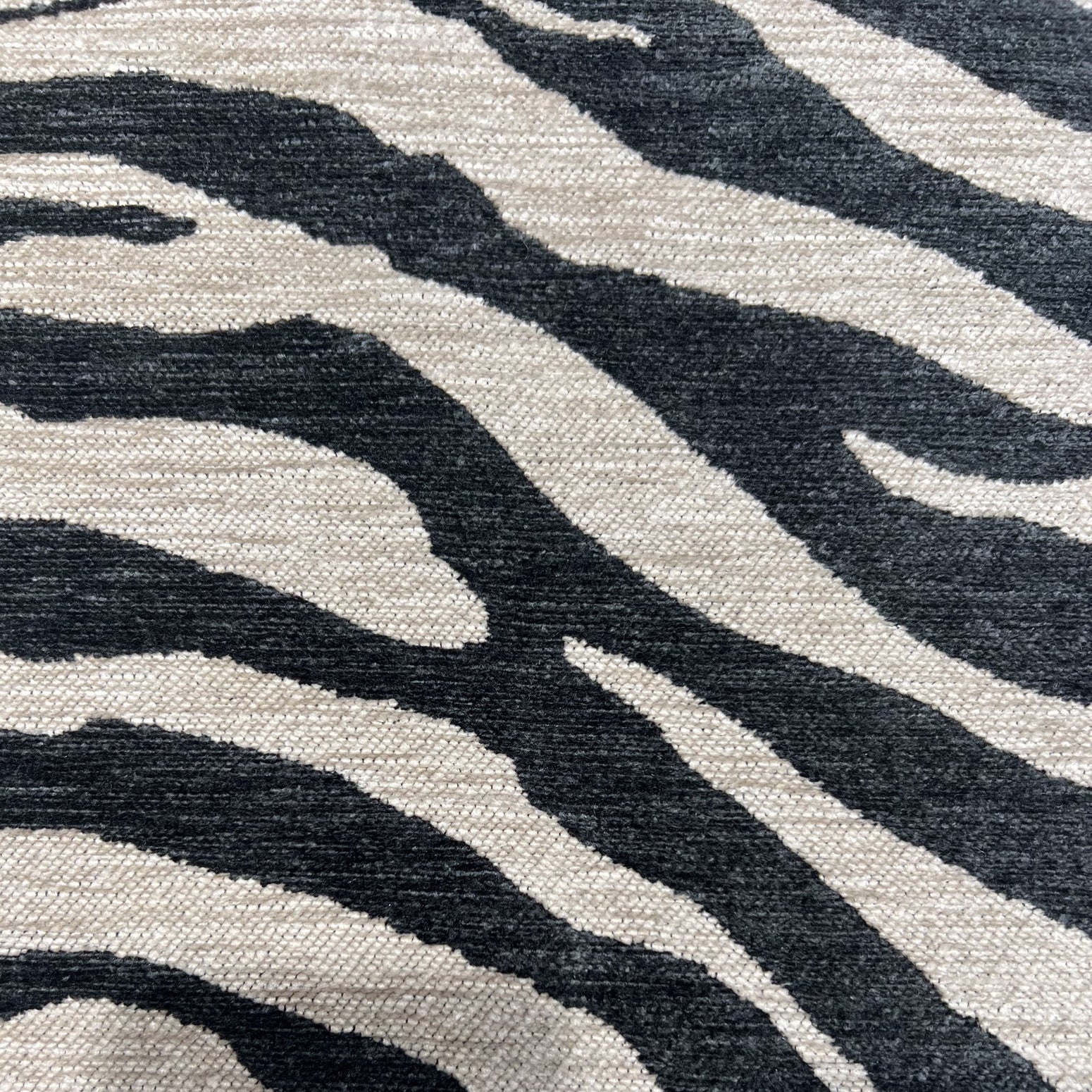 Zebra: Eksklusivt og vakkert sebrastripete tekstil fra Limonta