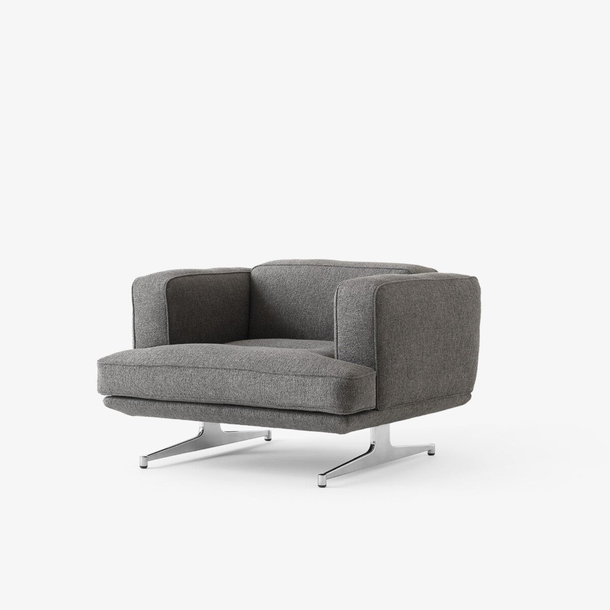 Lenestol Inland fra &tradition med ben i krom og tekstilet Moss 0014 (PG4)
