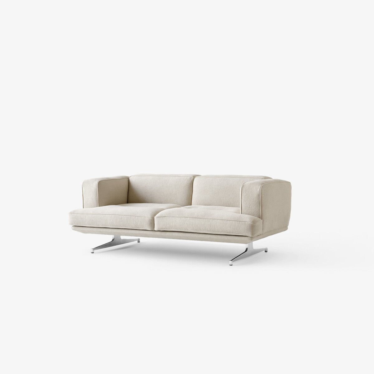 Sofa Inland 2-seter fra &tradition med ben i krom og tekstilet Cifrado 0221 (PG4)