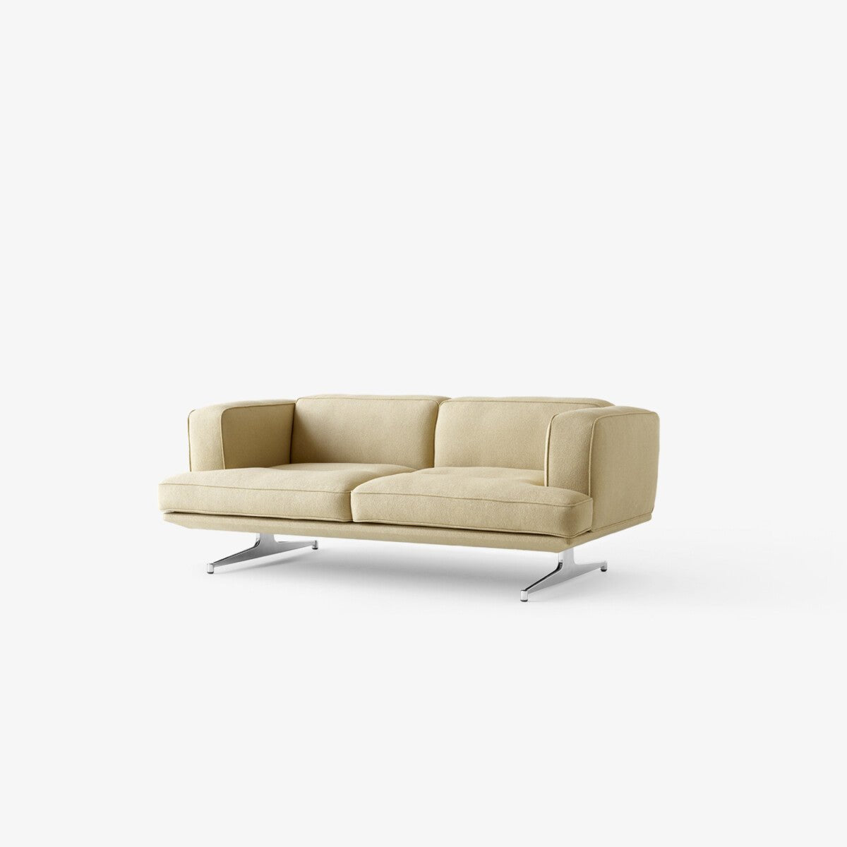 Sofa Inland 2-seter fra &tradition med ben i krom og tekstilet Acca 0231 (PG4)
