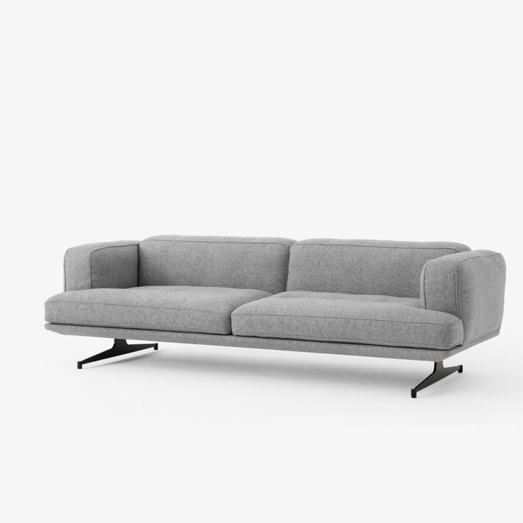 Sofa Inland 3-seter fra &tradition med svarte ben og tekstilet Hallingdal 130 (PG3)