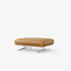Puff Inland fra &tradition med ben i krom og konjakkfarget skinn Noble Leather Cognac
