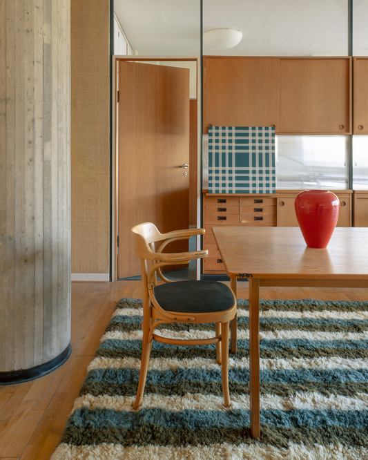 Teppet Shaggy Arable Land fra samarbeidskolleksjonen mellom Layered og Evelina Kroon.