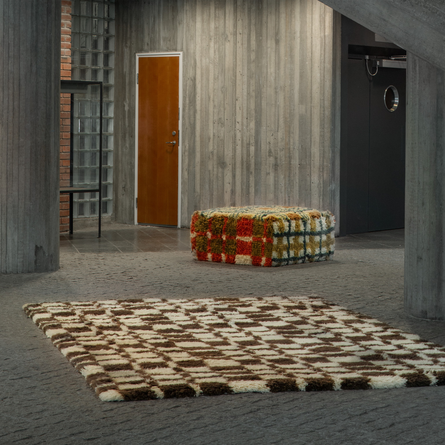 Teppet Shaggy Chestnut fra samarbeidskolleksjonen mellom Layered og Evelina Kroon.