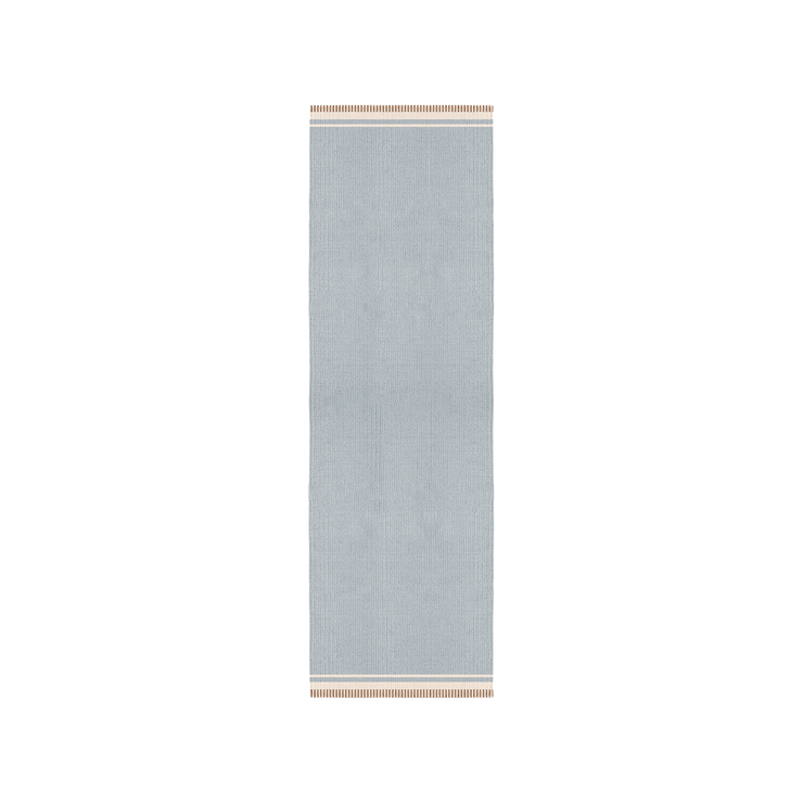 Løper Röllakan Solid i fargen Sky Blue fra Layered.