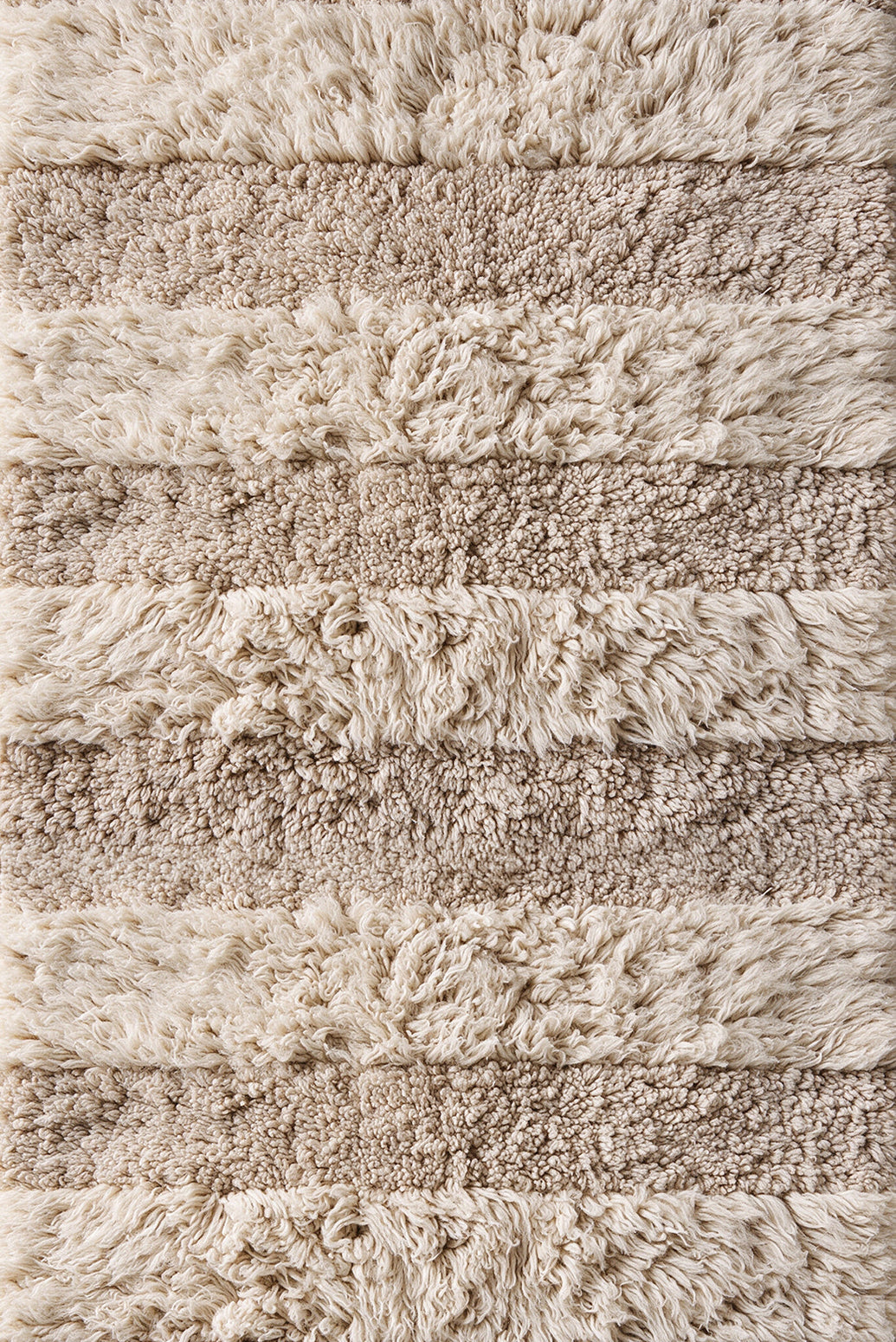Teppe Shaggy Stripe fra Layered i fargen Oatmeal