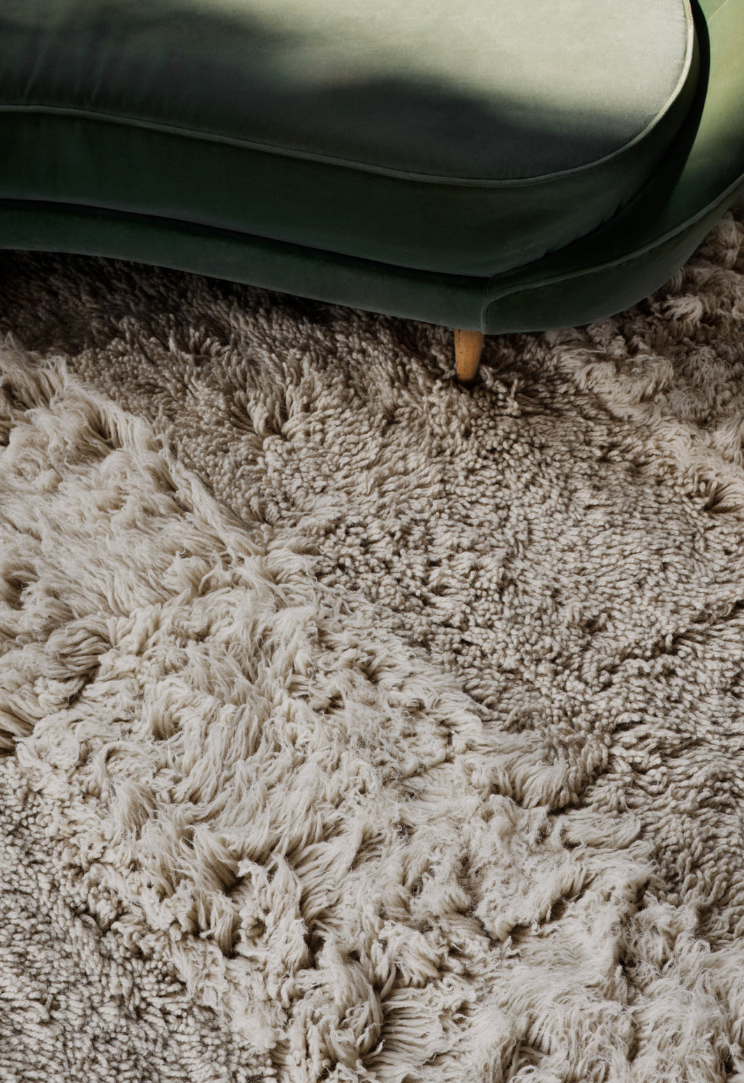 Teppe Shaggy Stripe fra Layered i fargen Oatmeal
