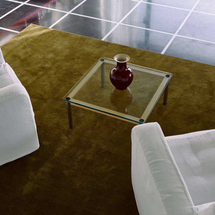 Ullteppet Classic Solid fra Layered i fargen Green Umber