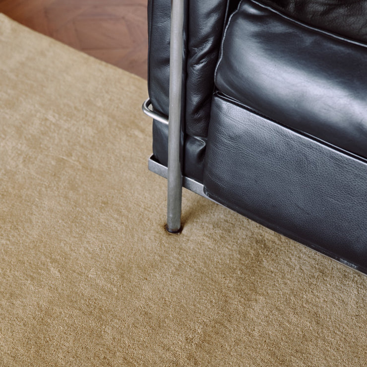 Ullteppet Classic Solid fra Layered i fargen Soft Yellow