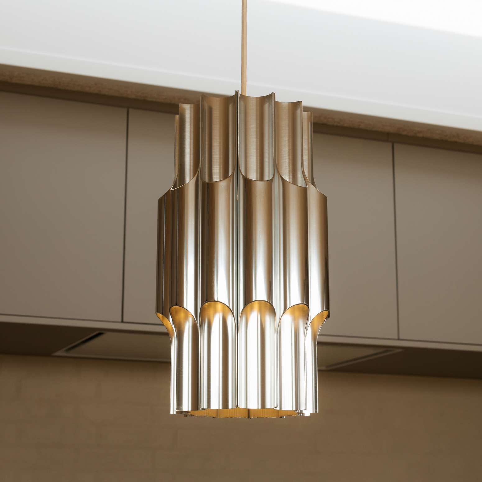 Taklampe Pan 190 i aluminium fra Lyfa.