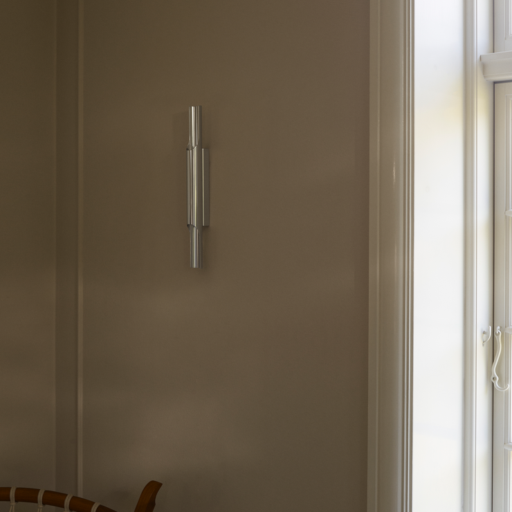 Vegglampe Pan 38 i aluminium fra Lyfa.
