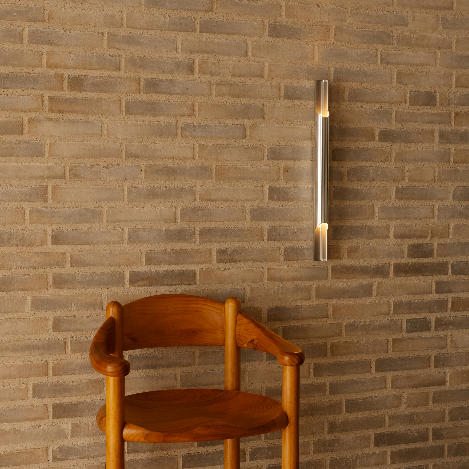 Vegglampe Pan 50 i aluminium fra Lyfa.