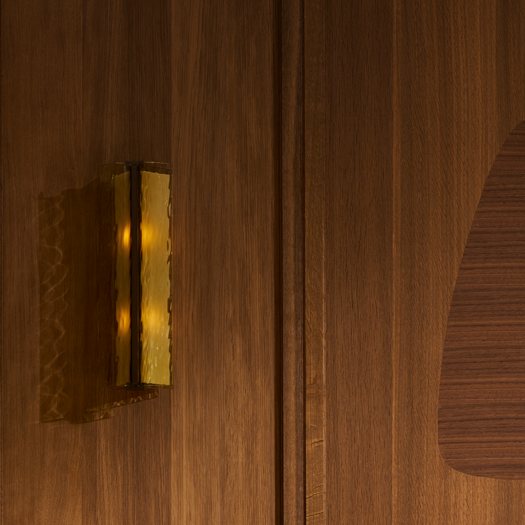 Vegglampen Ryff fra Lyfa i gyllenbrun / Bronzed.