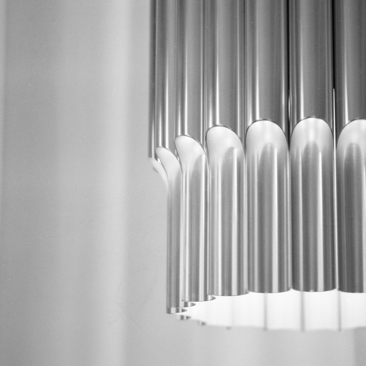 Taklampe Pan 300 i aluminium fra Lyfa.