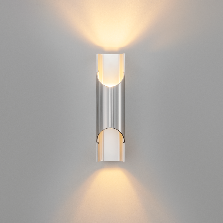 Vegglampe Pan 95 i aluminium fra Lyfa.