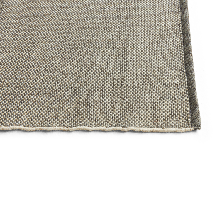 Check Rug fra Hay i fargen Grey.