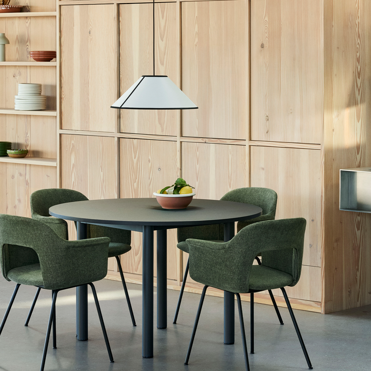 Taklampe Ava Cone Pendant 500 fra HAY.