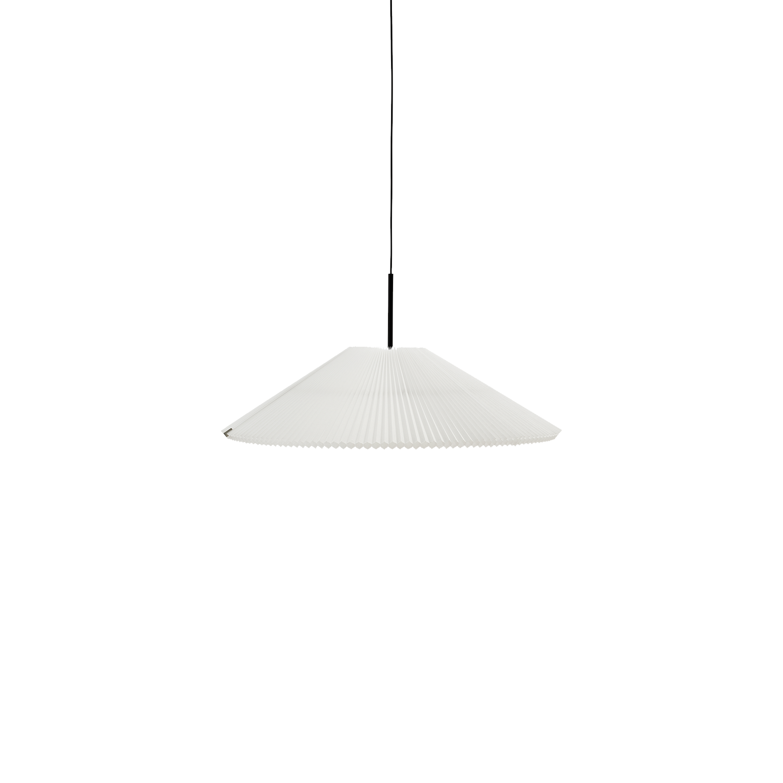 Taklampen Nebra Pendant Lamp fra New Works i den minste størrelsen.