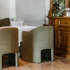 Loafer spisestol fra &tradition hos restauranten Esmée i København.