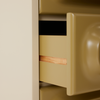 Skuffeseksjonen Space Drawer Cabinet i fargen Sage / Cream.