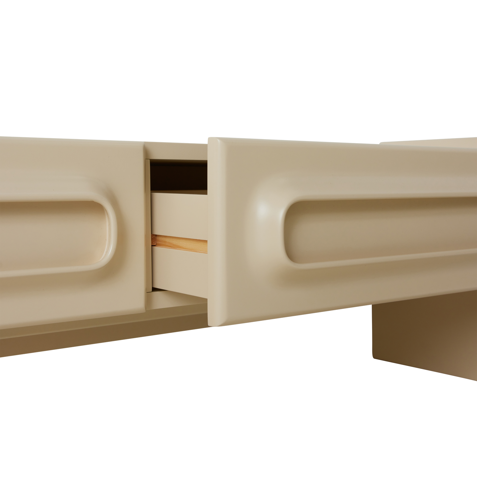 Skjenken Space Lowboard i fargen Cream.