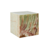 Sidebordet Onyx Marble Block Table fra HK Living er skåret ut i ett stykke, og da dette er en naturstein er hvert bord unikt i uttrykket – noe som er en del av sjarmen med marmorbord. Her i mineralgrønt.