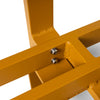 Sofaen er laget av solid aluminium.
