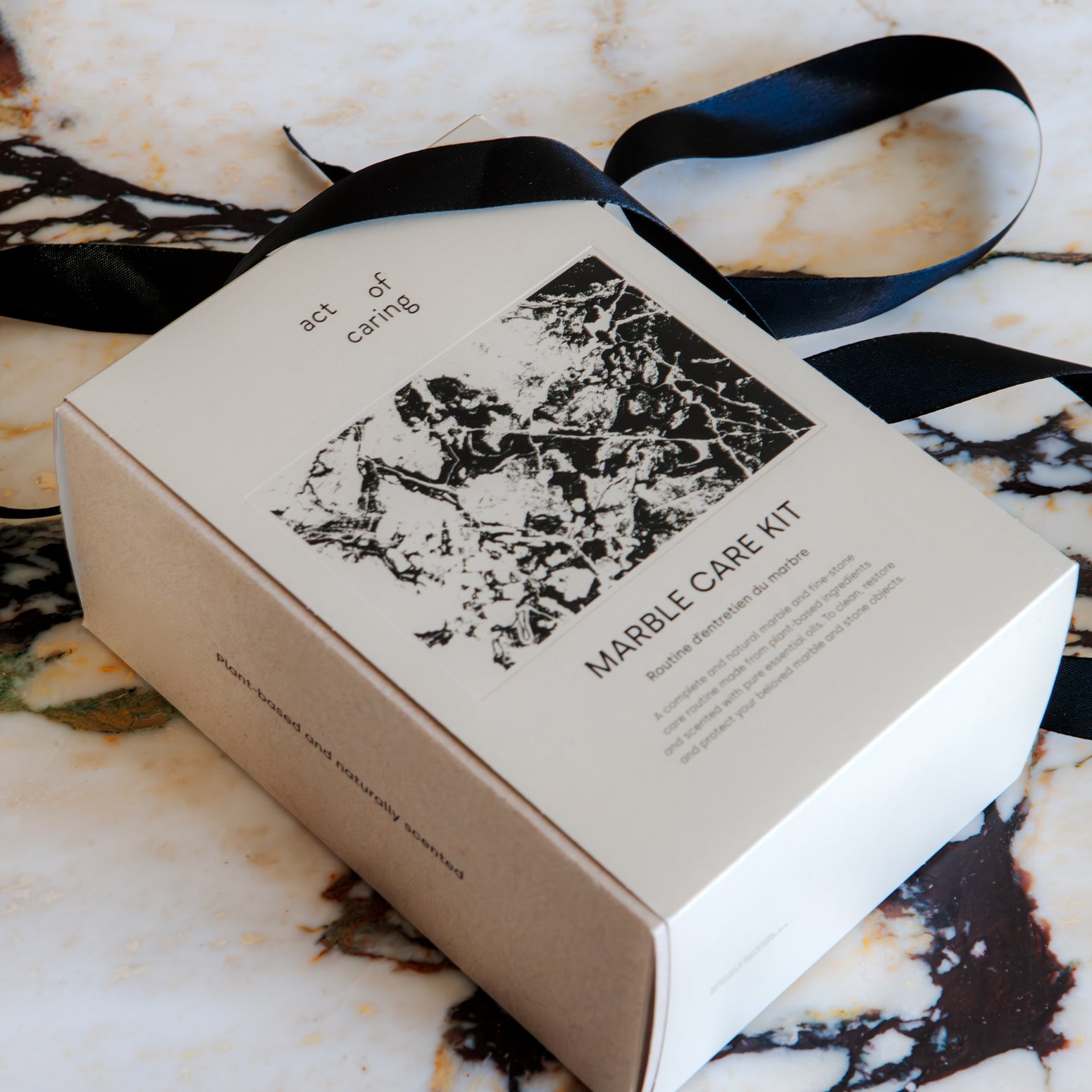 Pleiesett til marmor og stein&nbsp;Marble and Fine Stone Care Kit fra Act of Caring