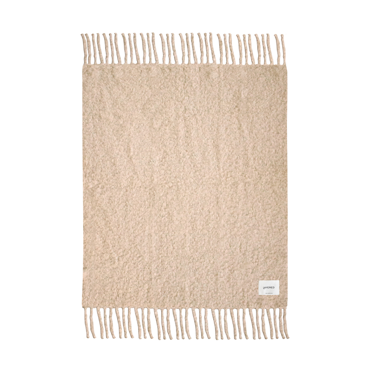 Ullpleddet Chunky Mohair fra Layered i fargen Oatmeal.