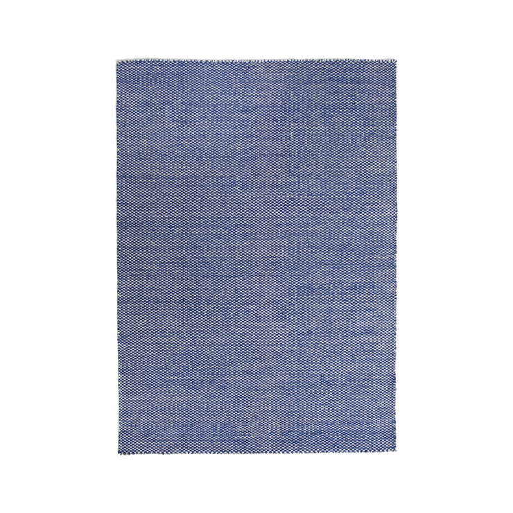 Ullteppet Moiré Kelim fra Hay i fargen Blue.