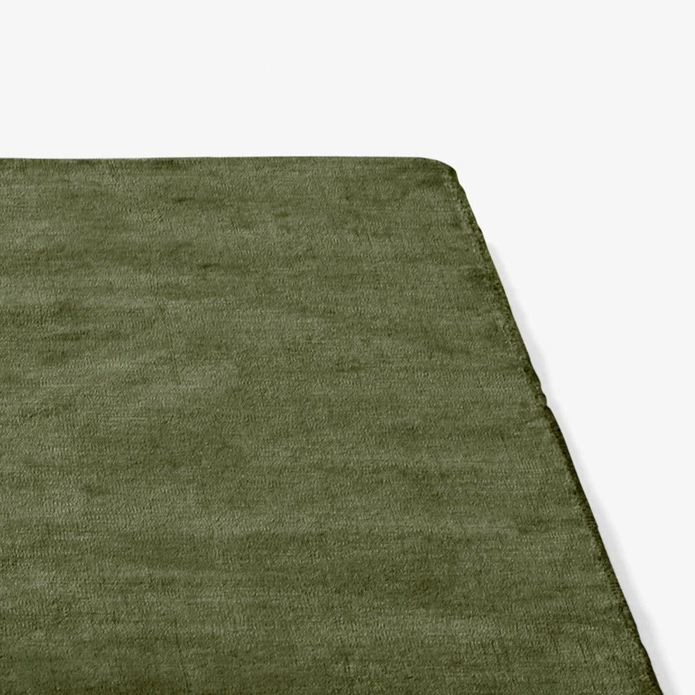 Teppet The Moor Rug fra andTradition i fargen Green Pine, uten frynser