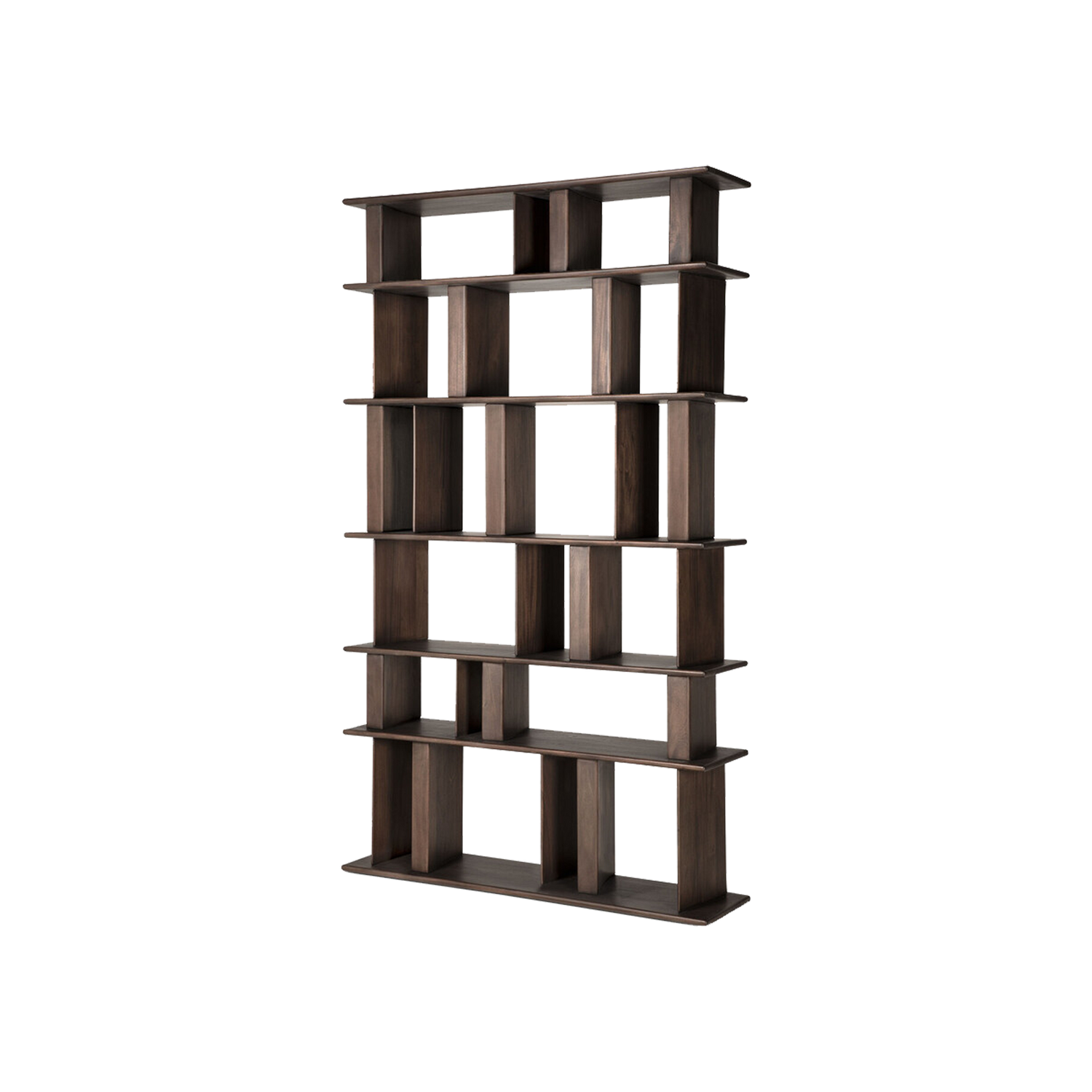 Bokhyllen Block Rack fra Ethnicraft er laget av heltre mahogni med en dyp mørkebrun (espressofarget) beiset og mattlakkert overflate som fremhever materialets struktur.
