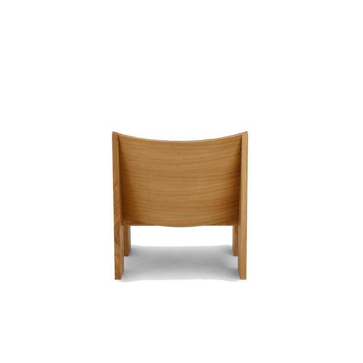 Loungestol Tenon fra New Works i eik (Natural Oak) sett bakfra.