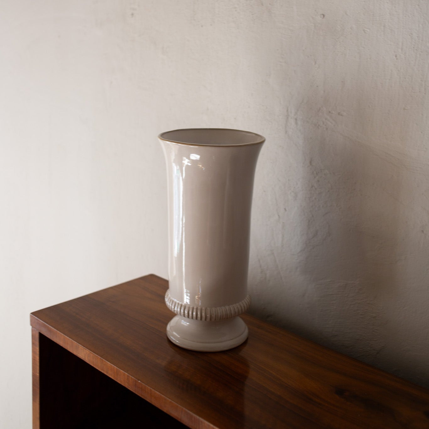 Vase Antoinette fra Olsson & Jensen i stor utgave