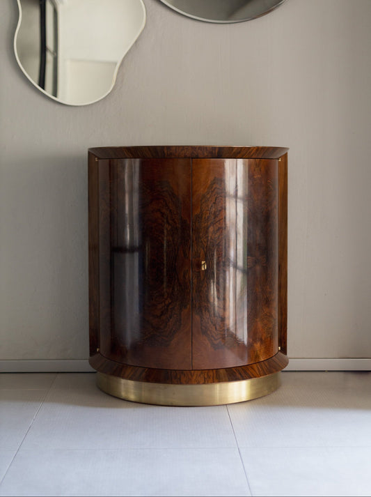 Vintage barskap i Art Deco-stil: De fineste interiørene har en miks av gammelt og nytt – og derfor elsker vi å legge til vintagemøbler i innredningen hjemme! Og ekstra gøy er det å legge til noen objekter som er helt, helt unike.