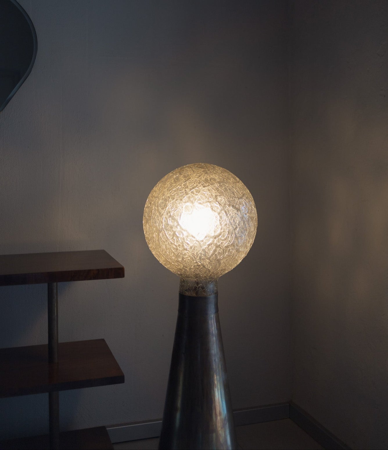 Vintage lampe i messing og glass fra Objektum Vintage