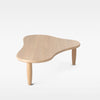 Sofabord Puddle Table fra Massproductions i heltre naturfarget eik. 