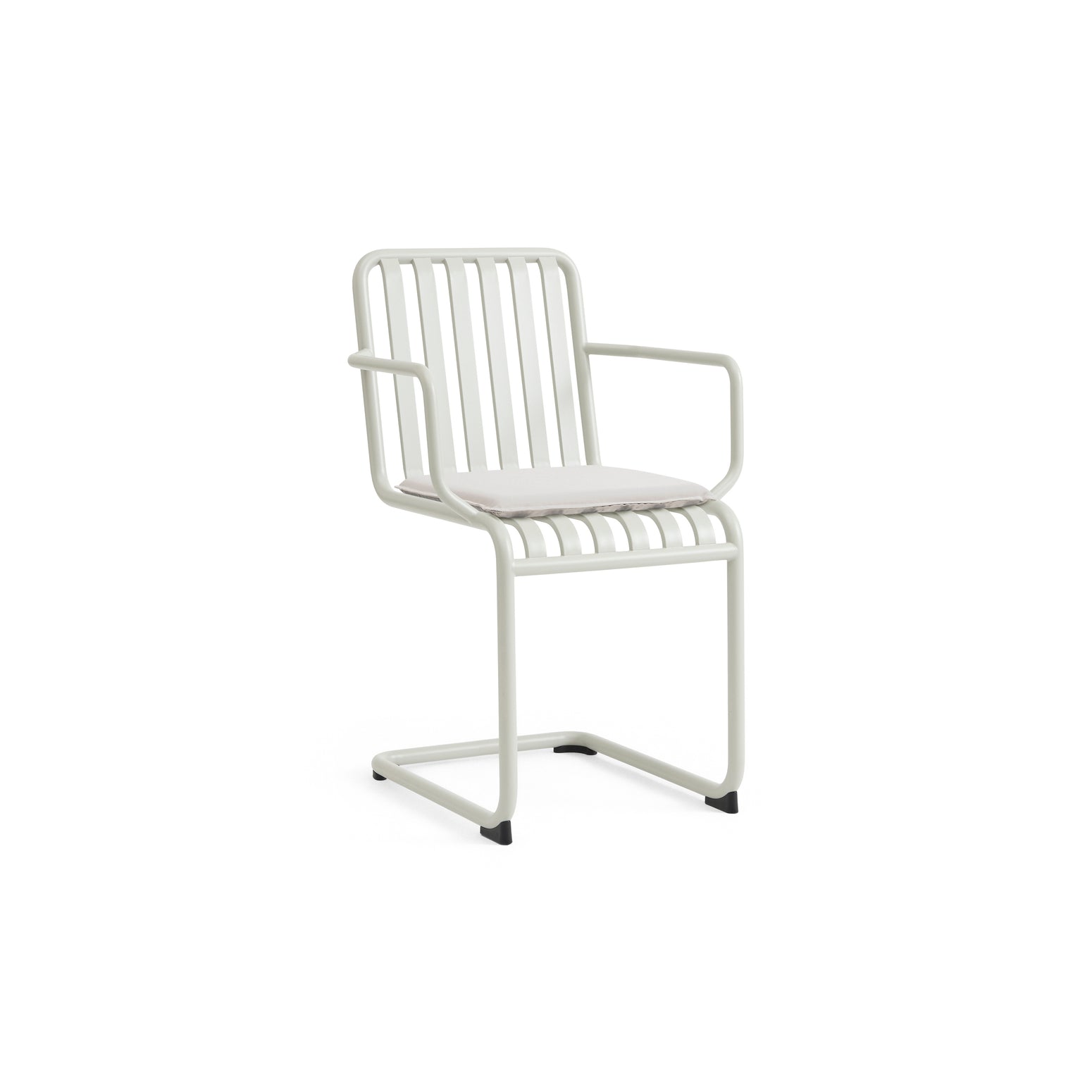 Spisestol Palissade Cantilever Armchair (med armlene) fra Hay i fargen Sky Grey / grå