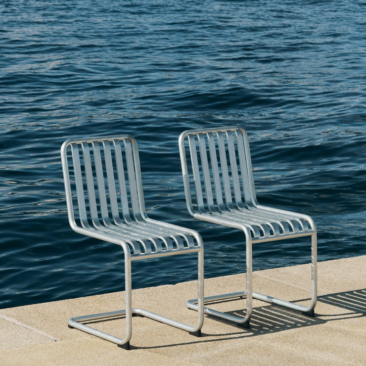 Spisestol Palissade Cantilever Chair fra Hay i galvanisert stål