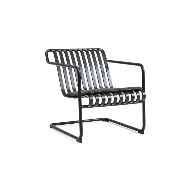 Loungestolen Palissade Cantilever Lounge Chair Low fra Hay i fargen Anthracite / svart