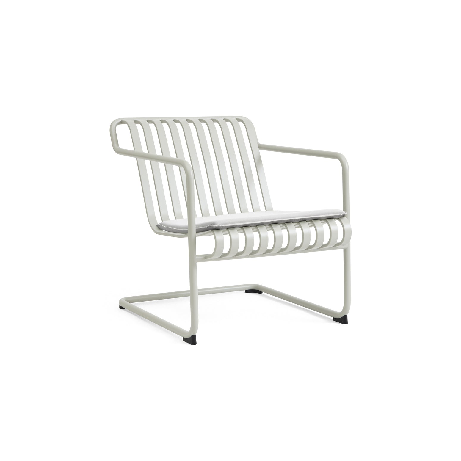 Loungestolen Palissade Cantilever Lounge Chair Low fra Hay i fargen Sky Grey / grå