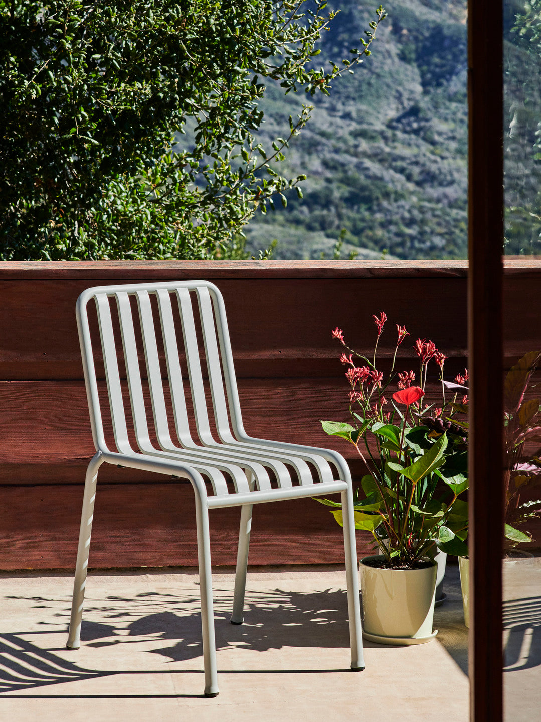 Spisestolen Palissade Chair fra Hay i fargen Sky Grey